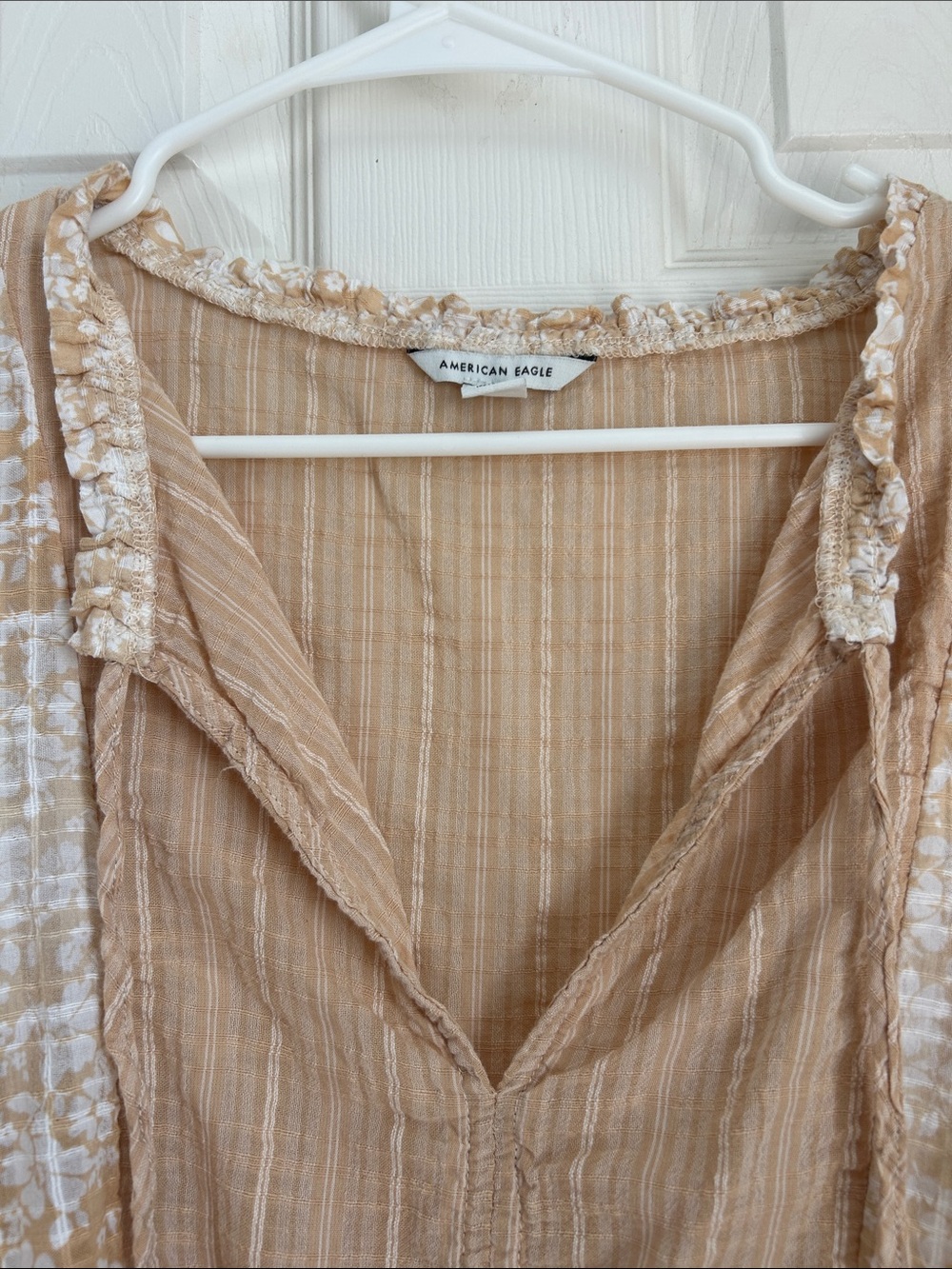 ⚜️ American Eagle Outfitters Beige Printed Peasant Top - Picture 3 of 8